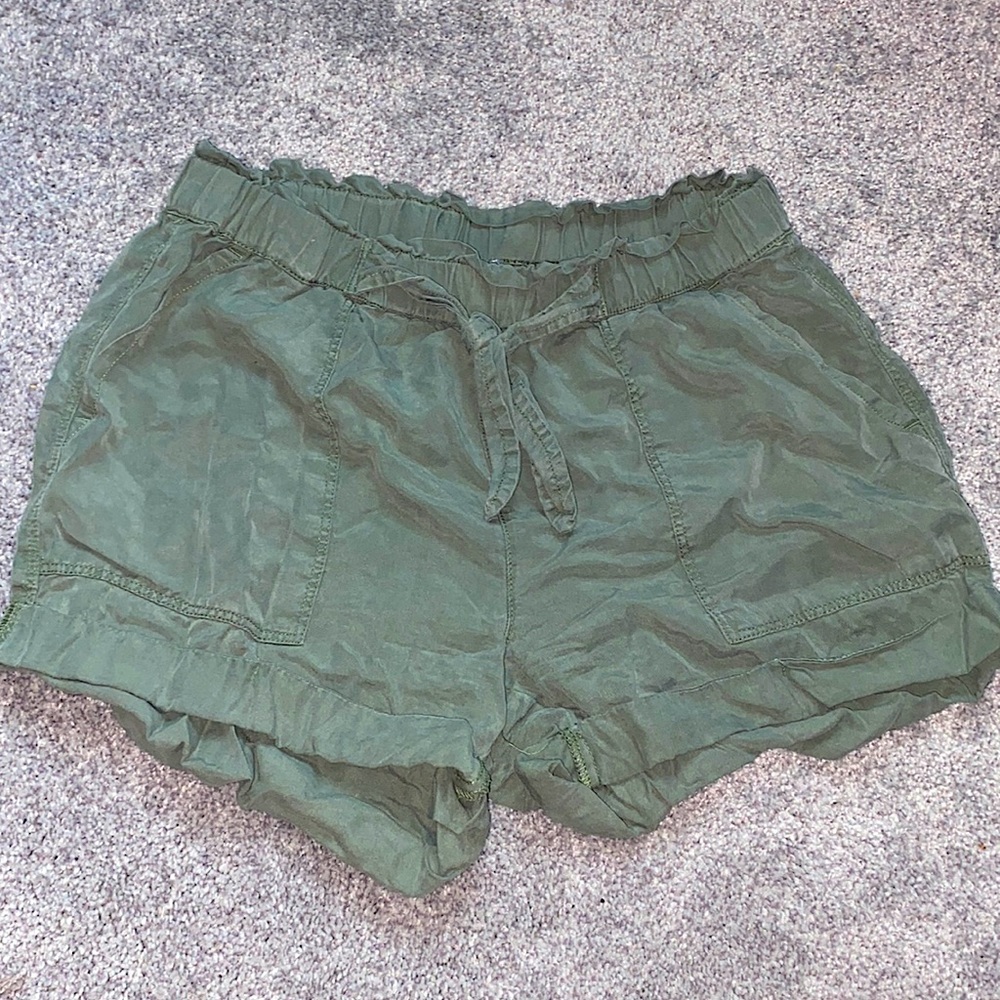 Aerie soft stretchy olive green shorts with a tie